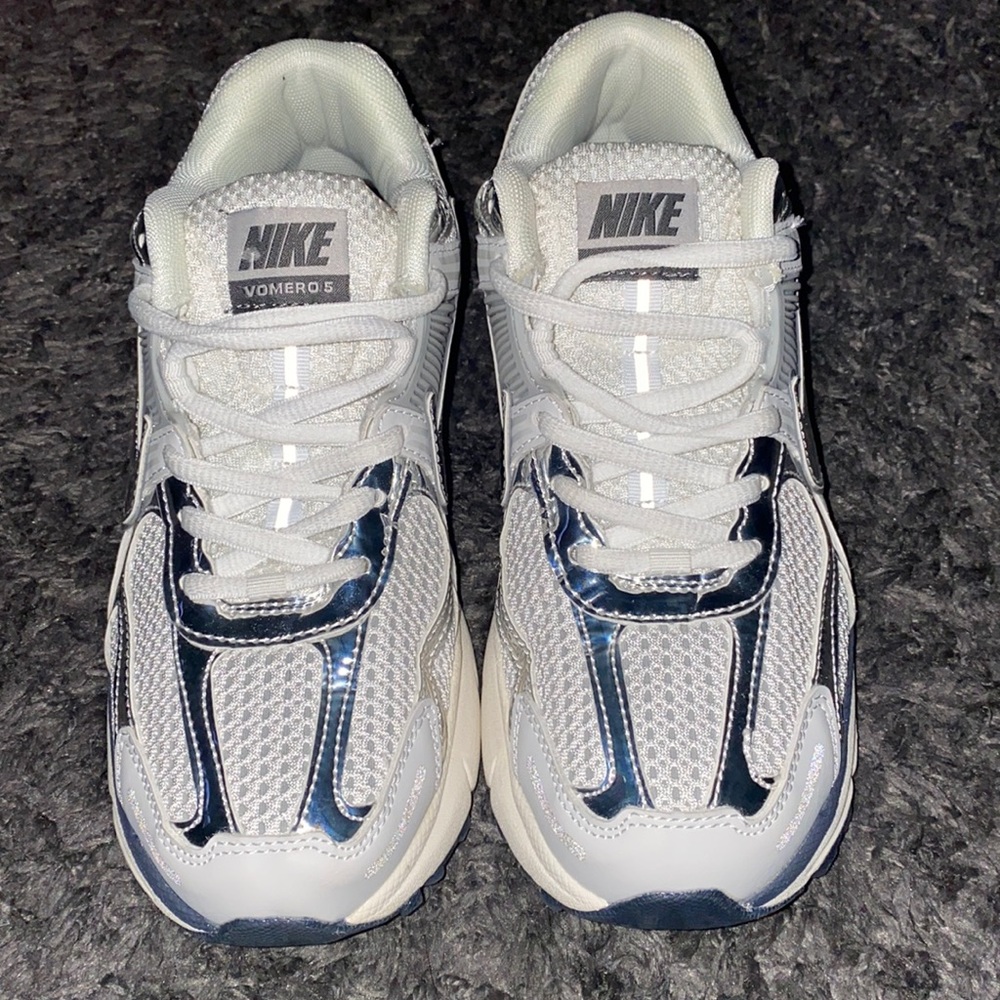 Nike Vomero 5 Silver,white, and gray